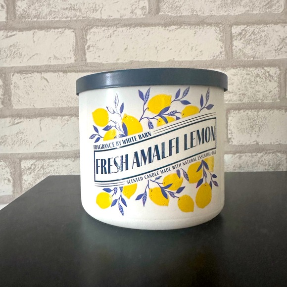 White Barn Fresh Amalfi Lemon 3-Wick Candle 14.5 oz - Picture 1 of 2